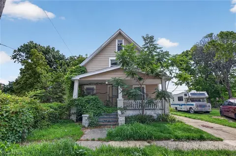 893 E 75th St, Cleveland, OH 44103