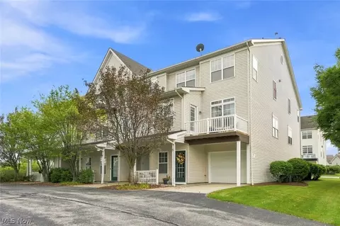 1214 E Chapman Ln #5, Medina, OH 44256