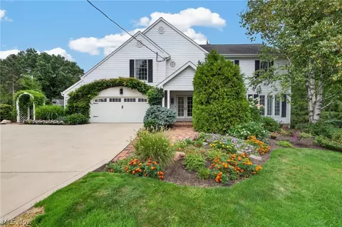 33433 Pinetree Rd, Pepper Pike, OH 44124