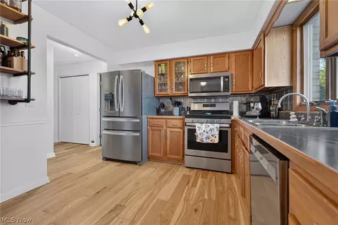 Kitchen - 7380 Eisenhower Dr #3, Boardman, OH 44512 photo 2 of 3