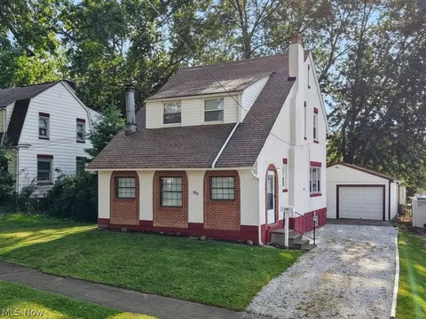 1899 Hillside Ter, Akron, OH 44305