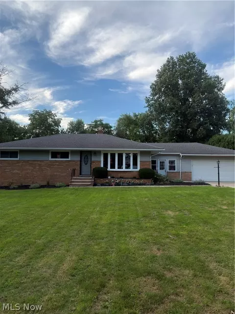 10000 Delsy Dr, North Royalton, OH 44133