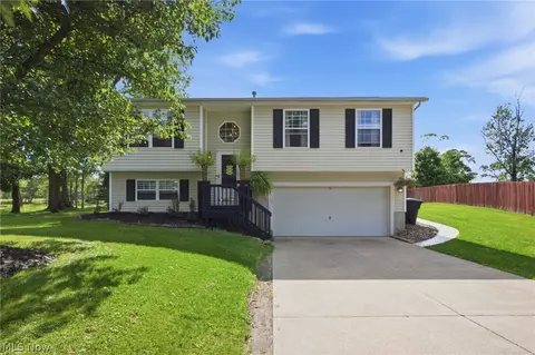 1065 Wadsworth Rd, Medina, OH 44256