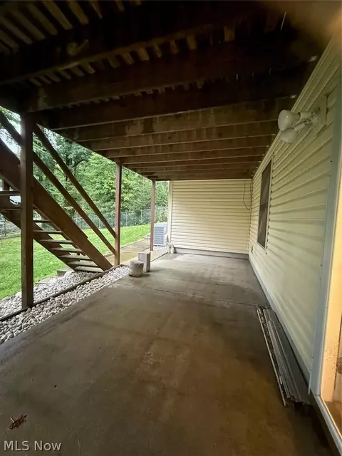 Exterior - 8 Apache Trl, Malvern, OH 44644 photo 4 of 4