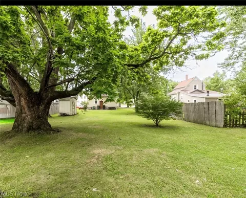 Exterior - 175 Spruce St, Elyria, OH 44035 photo 4 of 9