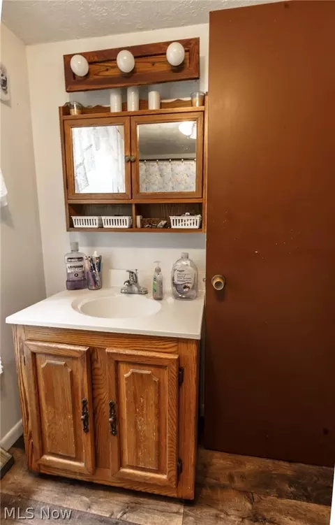 Bath - 175 Spruce St, Elyria, OH 44035 photo 2 of 2