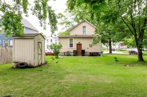 Exterior - 175 Spruce St, Elyria, OH 44035 photo 5 of 9