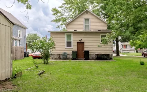 Exterior - 175 Spruce St, Elyria, OH 44035 photo 3 of 9