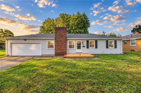 550 Neoka Dr, Campbell, OH 44405