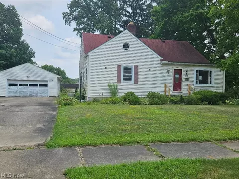 2124 Hillside Ter, Akron, OH 44305