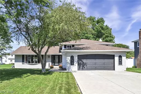 17100 Partridge Dr, Strongsville, OH 44136