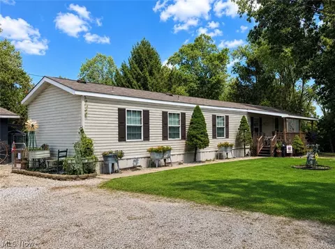 450 Beeman Rd, Washington, WV 26181