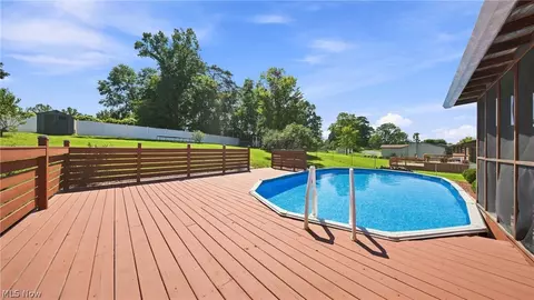 Exterior - 312 Maple Dr, Williamstown, WV 26187 photo 6 of 7