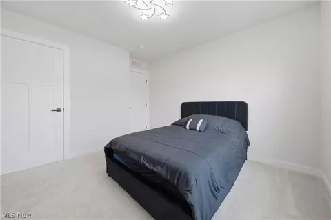Bedroom - 3354 Stoneleigh Rd NE, Canton, OH 44721 photo 5 of 9