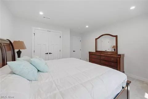 Bedroom - 3354 Stoneleigh Rd NE, Canton, OH 44721 photo 9 of 9