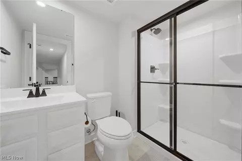 Bath - 3354 Stoneleigh Rd NE, Canton, OH 44721 photo 2 of 2