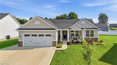 Exterior - 3354 Stoneleigh Rd NE, Canton, OH 44721 photo 2 of 8