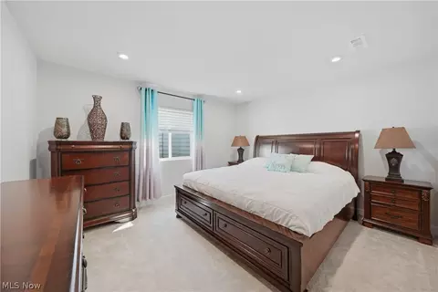 Bedroom - 3354 Stoneleigh Rd NE, Canton, OH 44721 photo 7 of 9