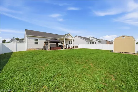 Exterior - 3354 Stoneleigh Rd NE, Canton, OH 44721 photo 8 of 8