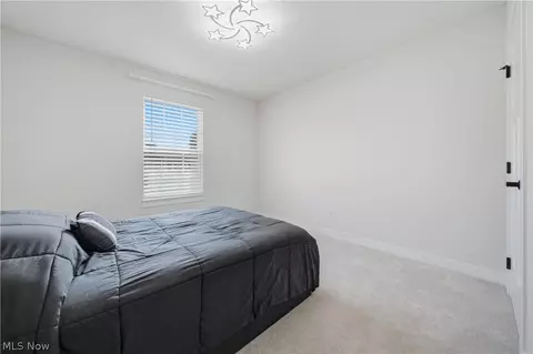 Bedroom - 3354 Stoneleigh Rd NE, Canton, OH 44721 photo 4 of 9