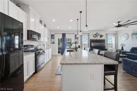 Kitchen - 3354 Stoneleigh Rd NE, Canton, OH 44721 photo 3 of 3