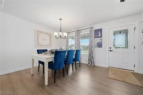 Dining - 3354 Stoneleigh Rd NE, Canton, OH 44721 photo 1 of 2
