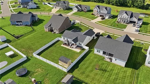 View/Area - 3354 Stoneleigh Rd NE, Canton, OH 44721 photo 3 of 4