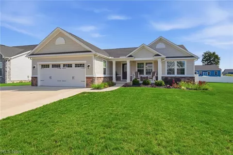 Exterior - 3354 Stoneleigh Rd NE, Canton, OH 44721 photo 1 of 8
