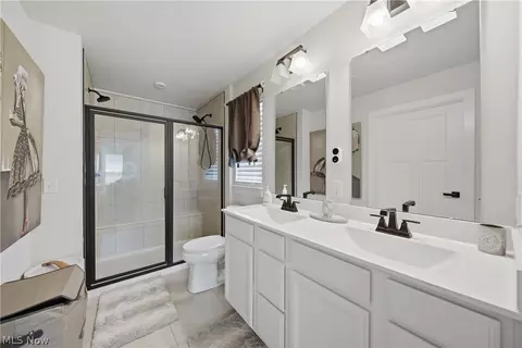 Bath - 3354 Stoneleigh Rd NE, Canton, OH 44721 photo 1 of 2