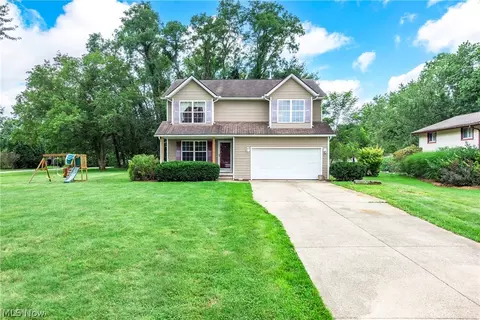 25273 Briarwood Ln, Columbia Station, OH 44028
