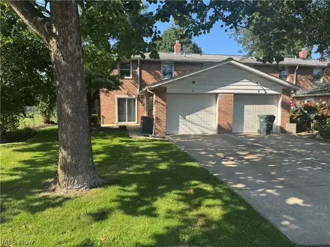 24620 Clareshire Dr #3A, North Olmsted, OH 44070