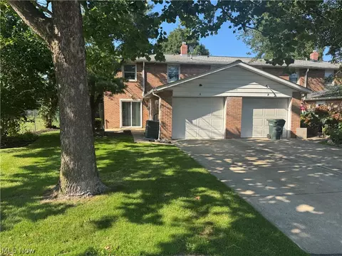 24620 Clareshire Dr #3A, North Olmsted, OH 44070