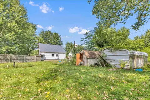Exterior - 36913 Chestnut Ridge Rd, Elyria, OH 44035 photo 6 of 8