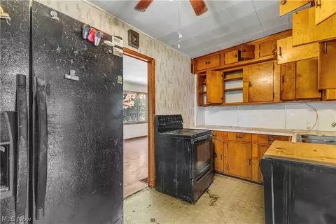 Kitchen - 36913 Chestnut Ridge Rd, Elyria, OH 44035 photo 1 of 3