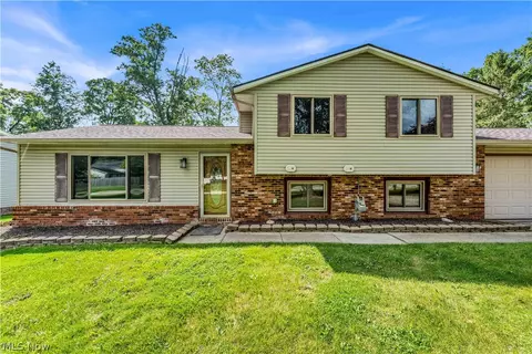14472 S Gateway Dr, North Royalton, OH 44133