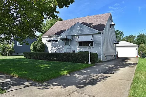 239 Paul St, Bedford, OH 44146