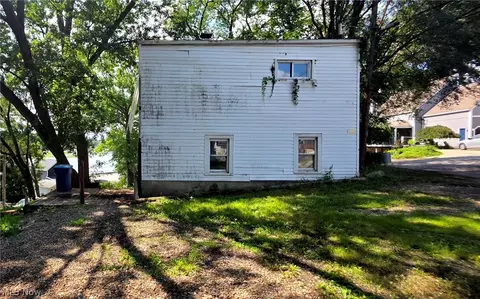 2554 Mountain View Ave, Lakemore, OH 44250
