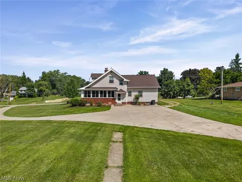 Exterior - 3230 E Wallings Rd, Broadview Heights, OH 44147 photo 7 of 8