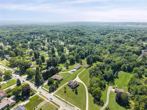 View/Area - 3230 E Wallings Rd, Broadview Heights, OH 44147 photo 8 of 9