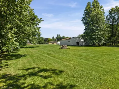 Exterior - 3230 E Wallings Rd, Broadview Heights, OH 44147 photo 5 of 8