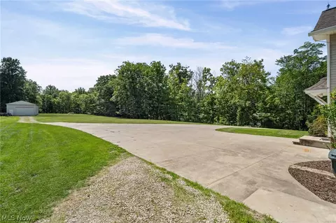 Exterior - 3230 E Wallings Rd, Broadview Heights, OH 44147 photo 2 of 8