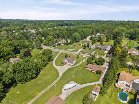 View/Area - 3230 E Wallings Rd, Broadview Heights, OH 44147 photo 5 of 9