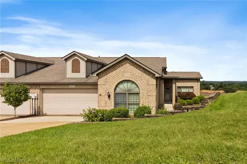 49272 Eagle Dr, East Liverpool, OH 43920