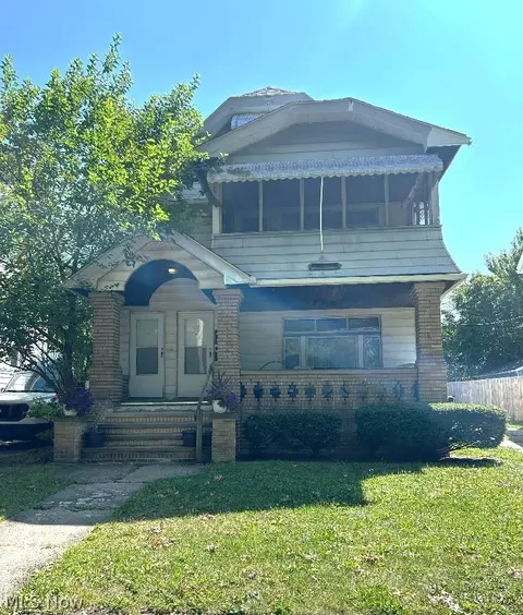 4021 W 160th St, Cleveland, OH 44135