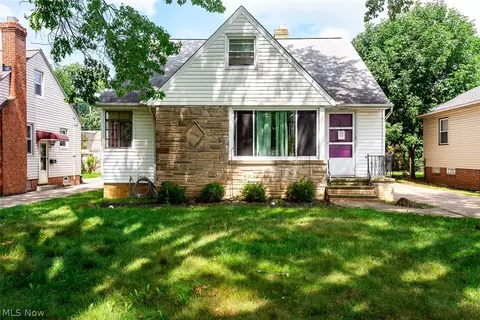 10252 Greenheath Dr, Parma Heights, OH 44130