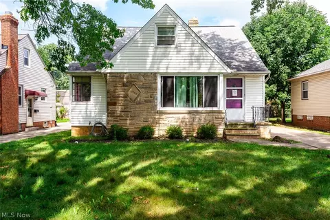 10252 Greenheath Dr, Parma Heights, OH 44130