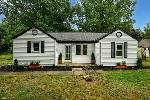 2933 S Hametown Rd, Norton, OH 44203