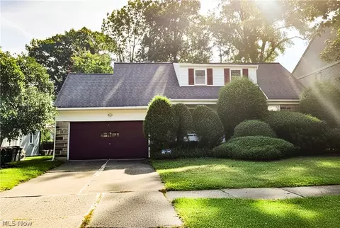 2513 Claver Rd, University Heights, OH 44118