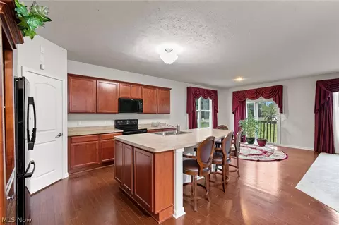 Kitchen - 4435 Bentley Dr, Copley, OH 44321 photo 3 of 5