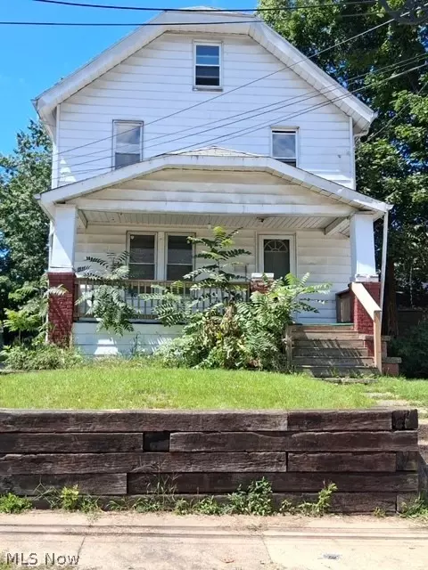 106 Shaker Dr, Akron, OH 44305